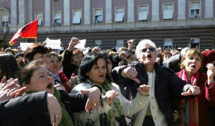000094-NEWS_147 In Albania sotto attacco le quote rosa