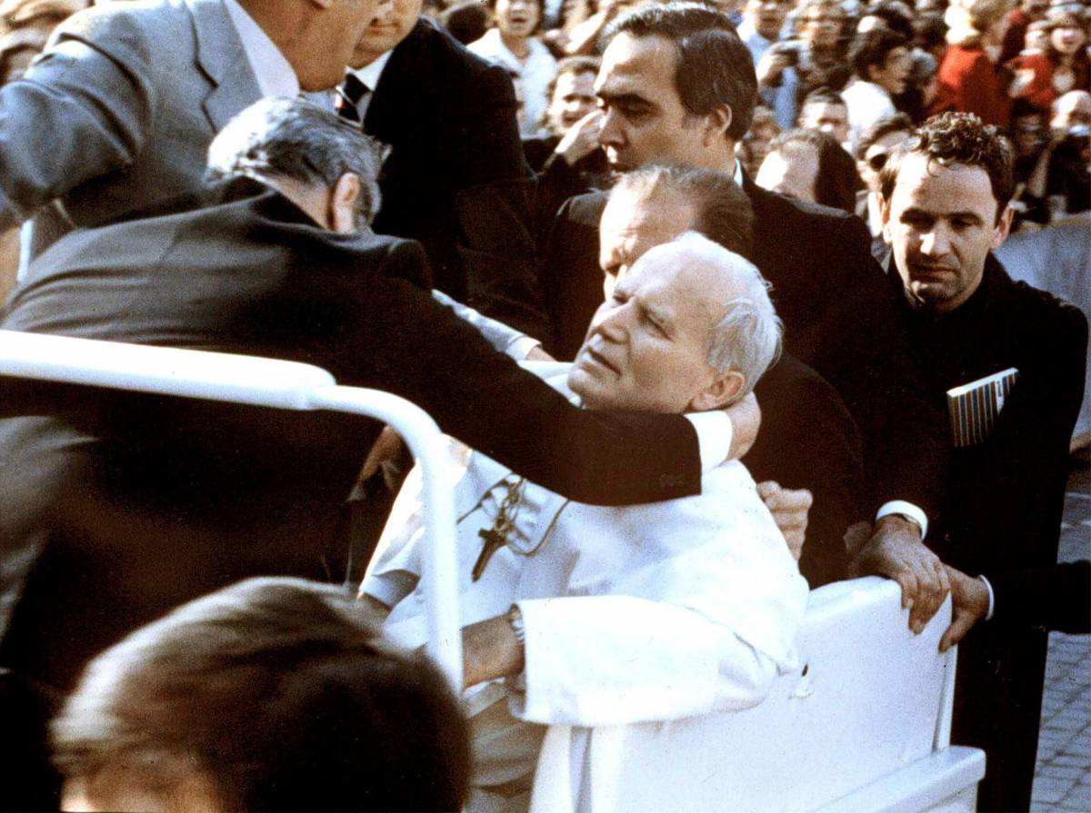 Wojtyla, il 13 maggio del 1981 l'attentato per mano di Alì Agca: la verità è ancora un'utopia