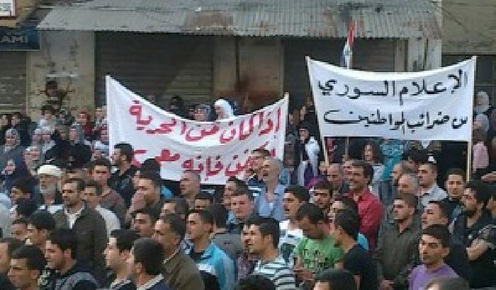 Siria, ambasciatori Usa e Francia presenti a Hama