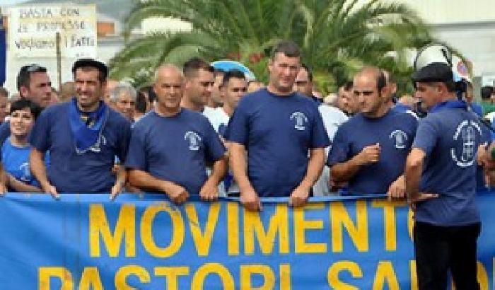 Pastori di nuovo in piazza a Cagliari. Con artigiani e commercianti