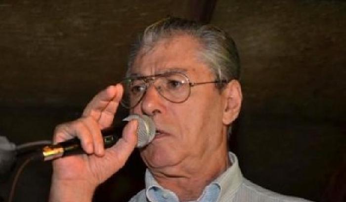 Milanese: Bossi fa un regalo a Tremonti e vota No, poi si pente