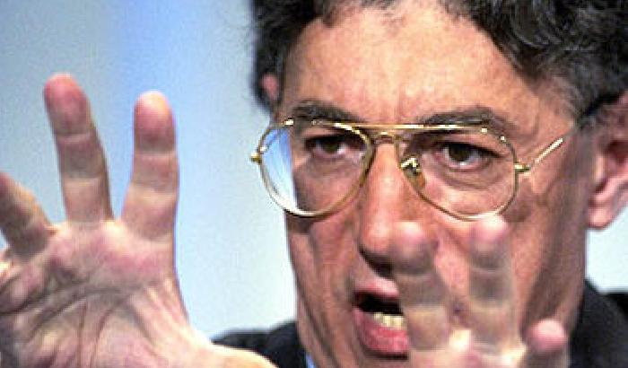 Bossi accelera: Non si arriva al 2013, votiamo prima