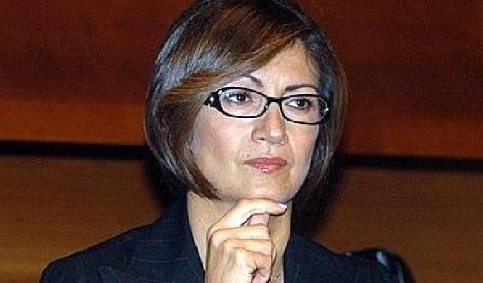 I neutrini ''sono viaggiati'', la Gelmini non sa nemmeno i verbi