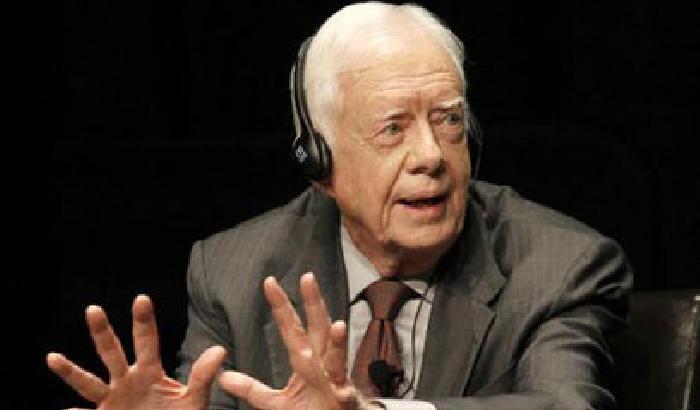 Carter attacca Obama: basta uccidere civili