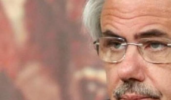 Pressing di Monti: Lombardo confermi le dimissioni