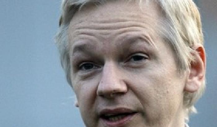 Assange ai pm svedesi: interrogatemi, ma solo via Skype
