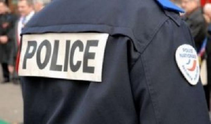 Reclusa e violentata per due anni, ragazzina sfugge al rapitore