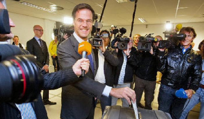 In Olanda vincono i liberali, crolla l'ultra-destra