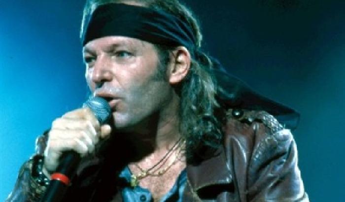 Vasco Rossi resta in ospedale