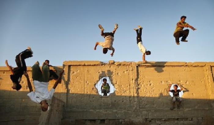 Gaza, i ragazzi del Parkour sotto le bombe (video)