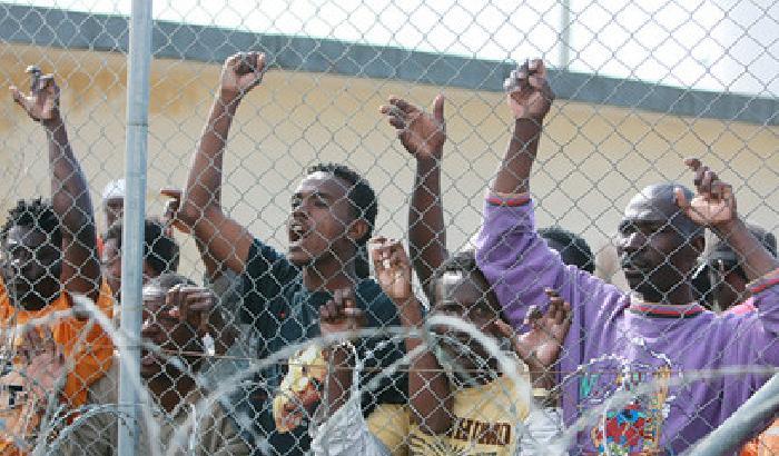 Rivolta degli immigrati al Cie di Ponte Galeria