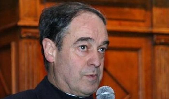 Pedofilia, il vescovo di Savona chiede perdono alle vittime