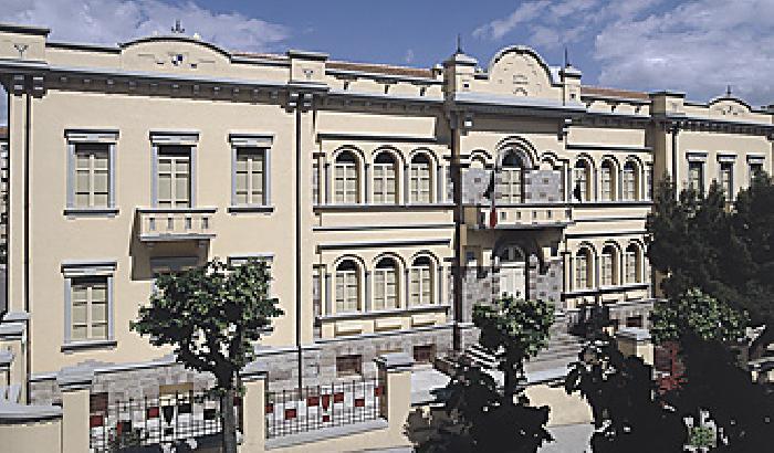 Liceo Asproni in bianco, solidali contro l'omofobia