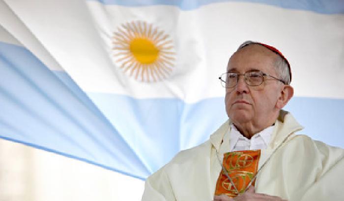 Il gesuita assolve Bergoglio: non ci denunció ai militari