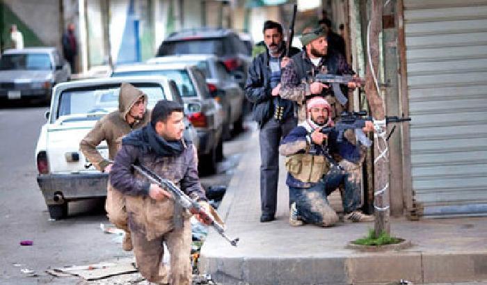 009403-NEWS_71285 L'esercito siriano riconquista la città: i morti sono 100