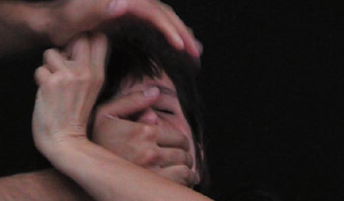 Rivista cinese rivela le torture nei campi di lavoro