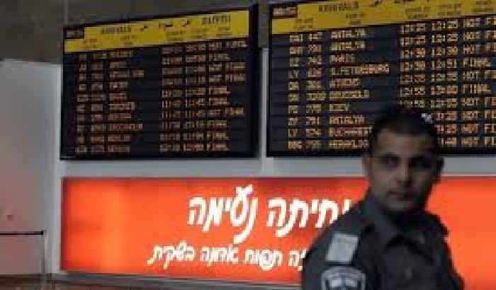 Aeroporto Tel Aviv : controllano e-mail personale dei turisti