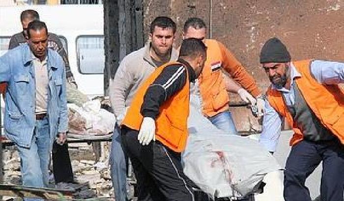 Attacco kamikaze in Pakistan, 6 morti