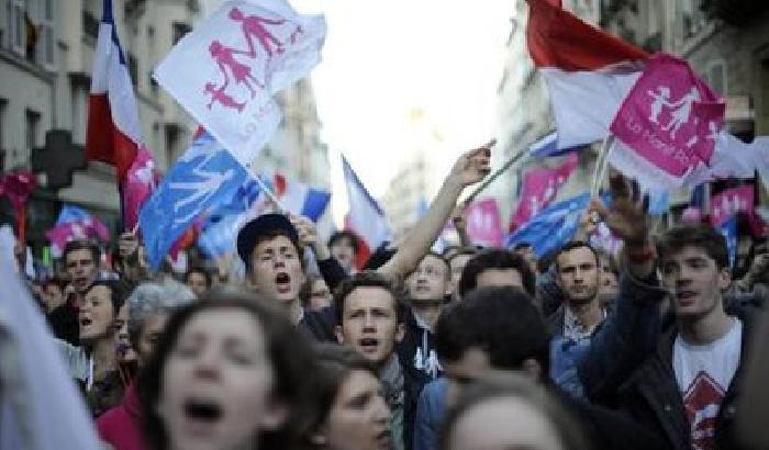 00AE66-NEWS_85783 Nozze gay, l'opposizione scende in piazza a Parigi