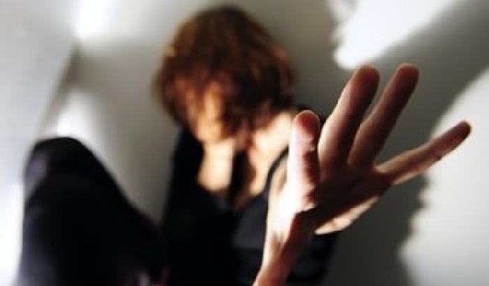 00AF11-NEWS_86148 Stalking sulla fidanzatina 15 enne: arrestato ragazzo di 17 anni