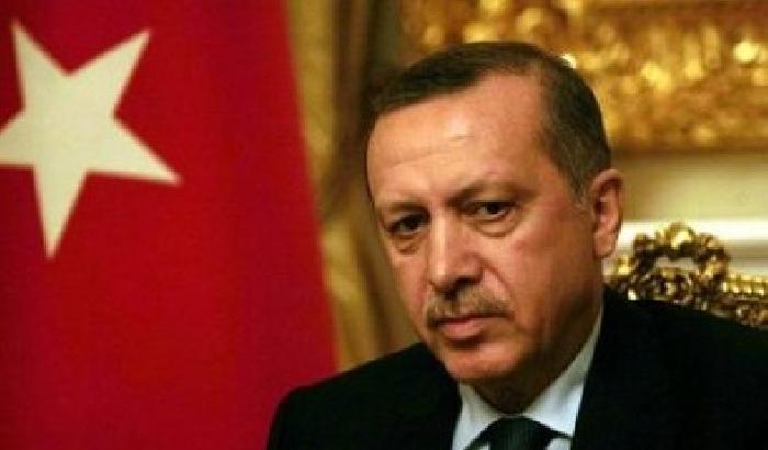 00B214-NEWS_87821 Erdogan a muso duro: non riconosco il Parlamento europeo