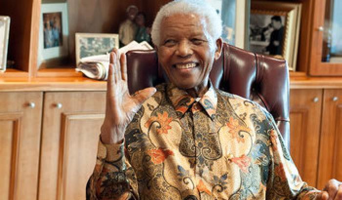 Mandela in condizioni critiche: è tenuto in vita artificialmente