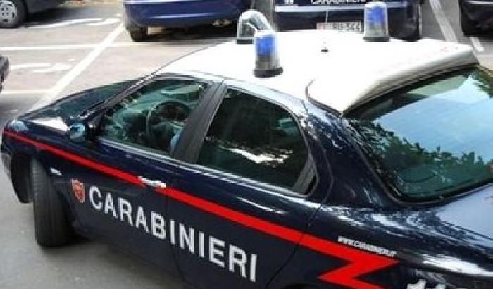 00B4ED-NEWS_89448 Entra in comune con una tanica e un accendino: bloccato dai carabinieri