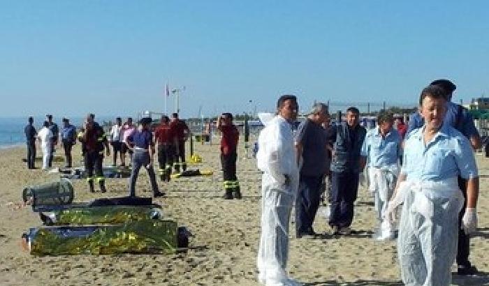 00BA37-NEWS_92735 Sbarco a Catania, muoiono in mare sei migranti