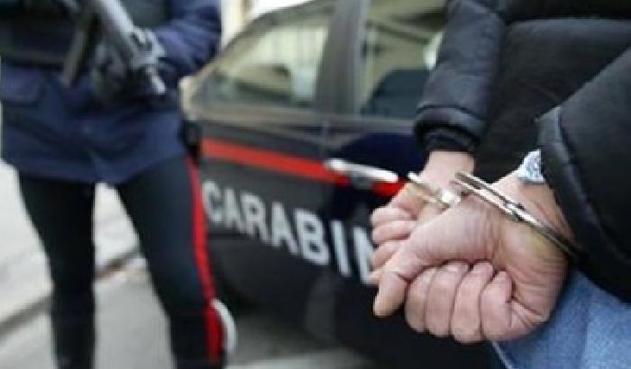 Uccide figlio a coltellate e infierisce con l'ascia: arrestato a Ravenna