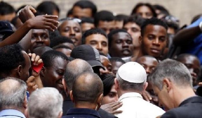 Imu e Chiesa, la soluzione Bergoglio: i conventi ai rifugiati