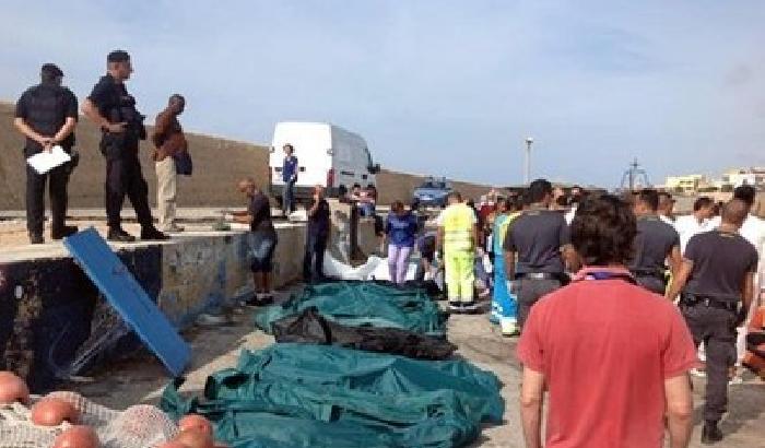 00C246-NEWS_97556 A Lampedusa 111 morti: oggi è lutto nazionale