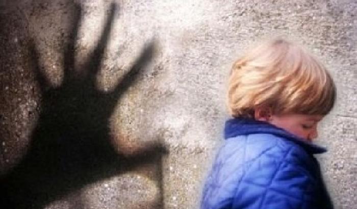 00C32F-NEWS_98146 Pedofilia: tre bambini al giorno sono vittime di abusi sessuali