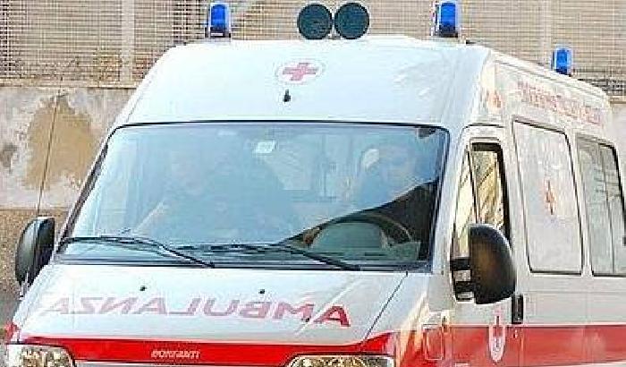 00C3E0-NEWS_98545 Gettano acido dal balcone: rom ferito. Razzismo?