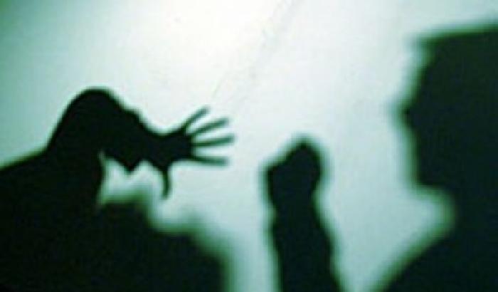 00C476-NEWS_98879 Studentessa segregata e violentata per mesi: arrestato il fidanzato