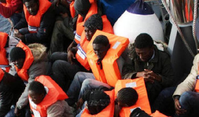 00C533-NEWS_99444 Altri 150 migranti soccorsi a sud di Lampedusa