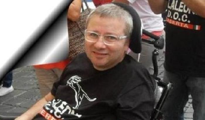 00C535-NEWS_99448 Era malato di Sla: scende in piazza per protestare e muore