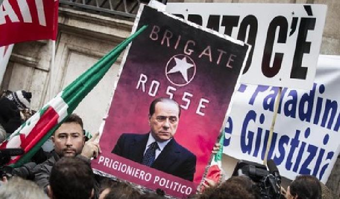 00CA2B-NEWS_102106 Berlusconi, ultime ore da senatore