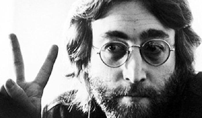 In ricordo di John Lennon, ucciso l'8 dicembre 1980