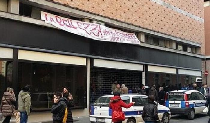 L'Oviesse di Teramo liberata dagli artisti e dai cittadini