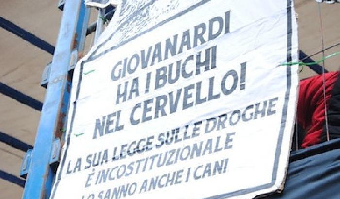 Sulla coscienza di Fini e Giovanardi 24.273 detenuti