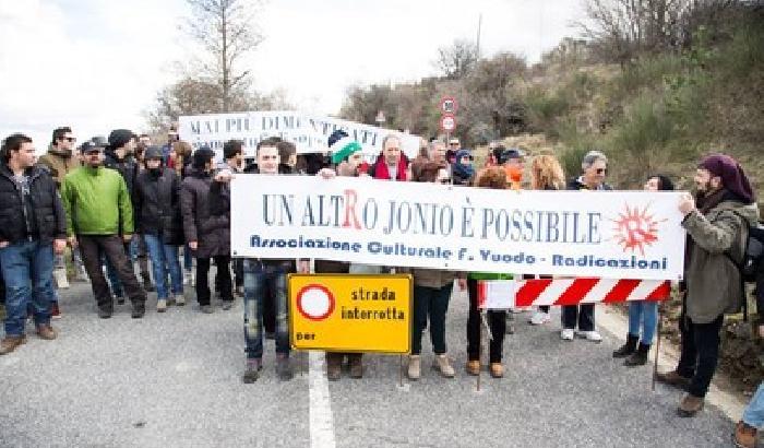 00D6BE-NEWS_109216 Alessandria del Carretto, il paese isolato metafora dell'indifferenza