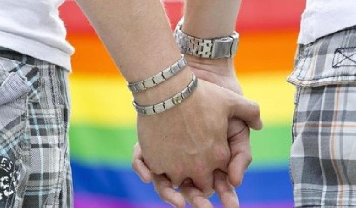 00D727-NEWS_109506 Proposta choc a Trento: togliete i figli agli omosessuali