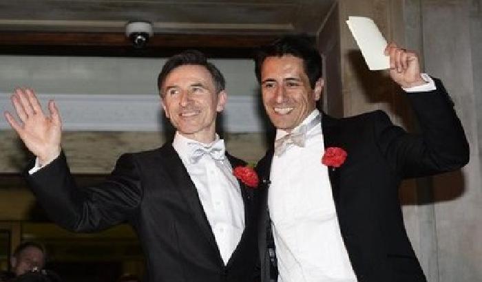 Matrimoni gay: da mezzanotte il via in Gran Bretagna
