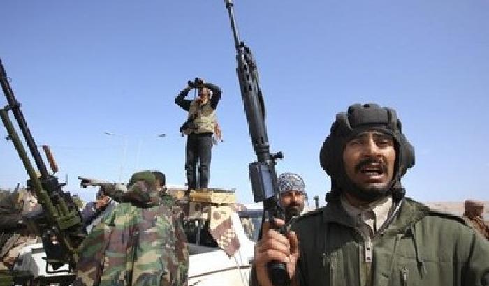 Tripoli: le milizie irrompono in Parlamento e sparano, numerosi feriti