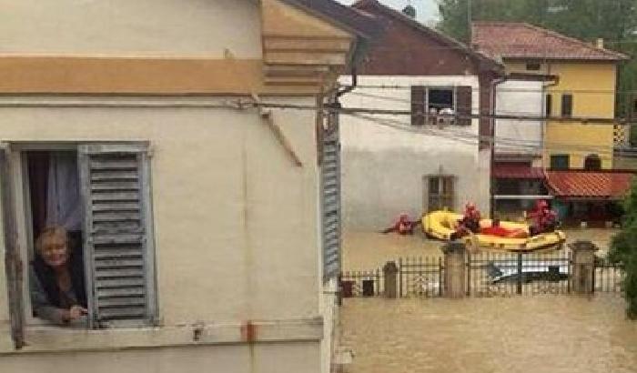 00E120-NEWS_115410 Bomba d'acqua sulle Marche: un morto