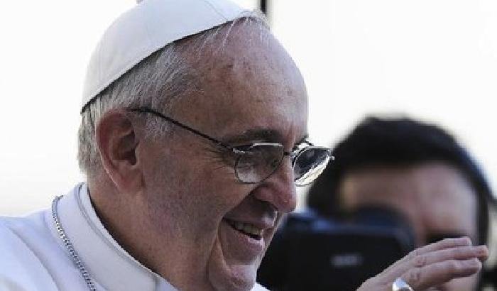Il Papa: è cinico parlare di diritti umani e poi non accogliere
