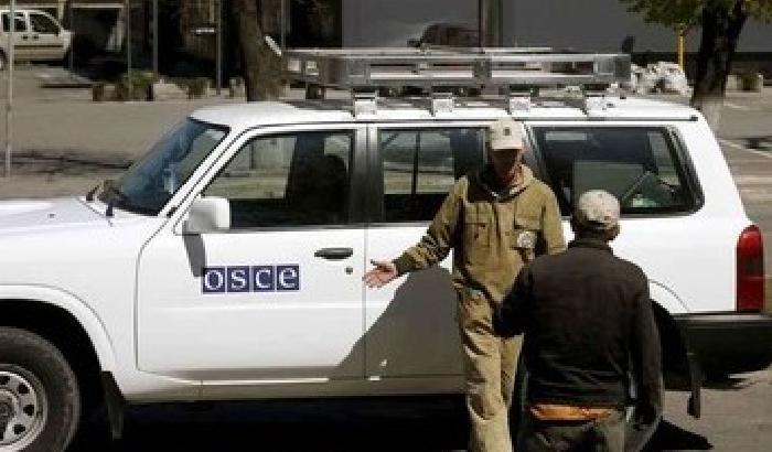 00E4ED-NEWS_117882 A Slovyansk 4 osservatori Osce in mano ai ribelli