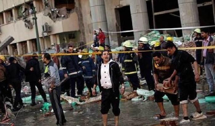 00E8E0-NEWS_120532 Bombe in 3 stazioni della metro al Cairo: alcuni feriti