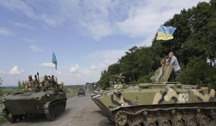 Ucraina: arrivano i carri armati a Lugansk