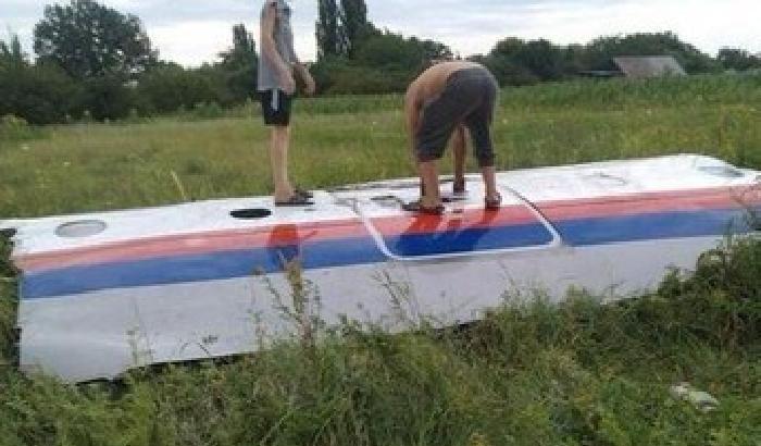 00EC80-NEWS_122751 Aereo abbattuto: Mosca e Kiev si accusano